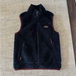 L.L. Bean mens Navy and Red Fleece Vest